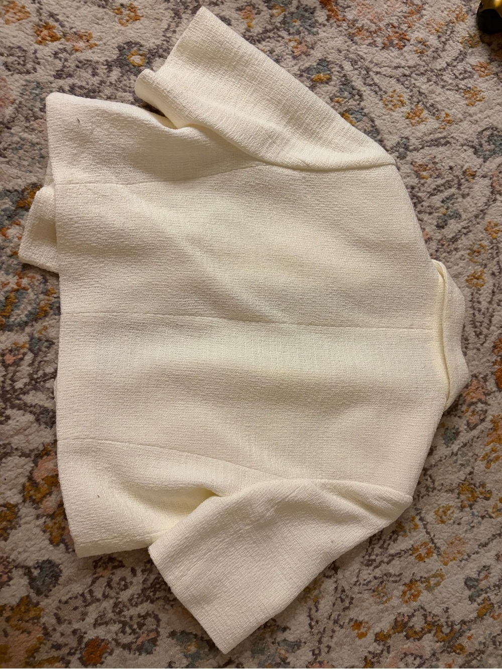 Zara Ivory Bouclé Cropped Jacket with Gold Buttons - Picture 2 of 2